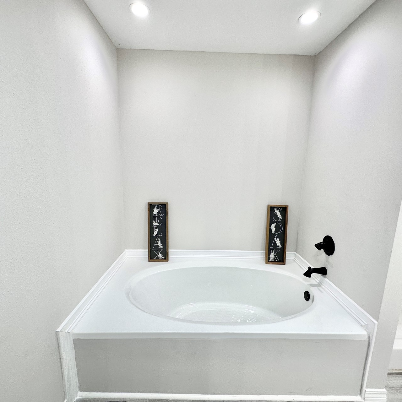 primary bathroom soaker tub